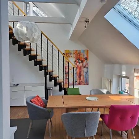 Apartman Im Loewental Galeriewohnung An Der Ruhr, 2 Schlafzimmer Auf 2 Ebenen Essen