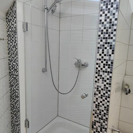 Im Loewental Galeriewohnung An Der Ruhr, 2 Schlafzimmer Auf 2 Ebenen Essen